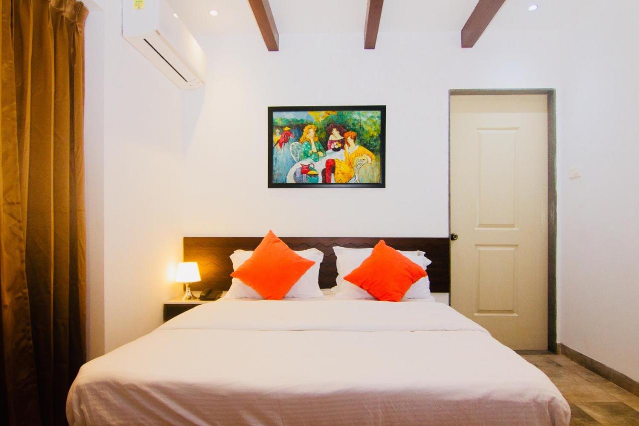 Half Hotel, Калангут Экстерьер фото