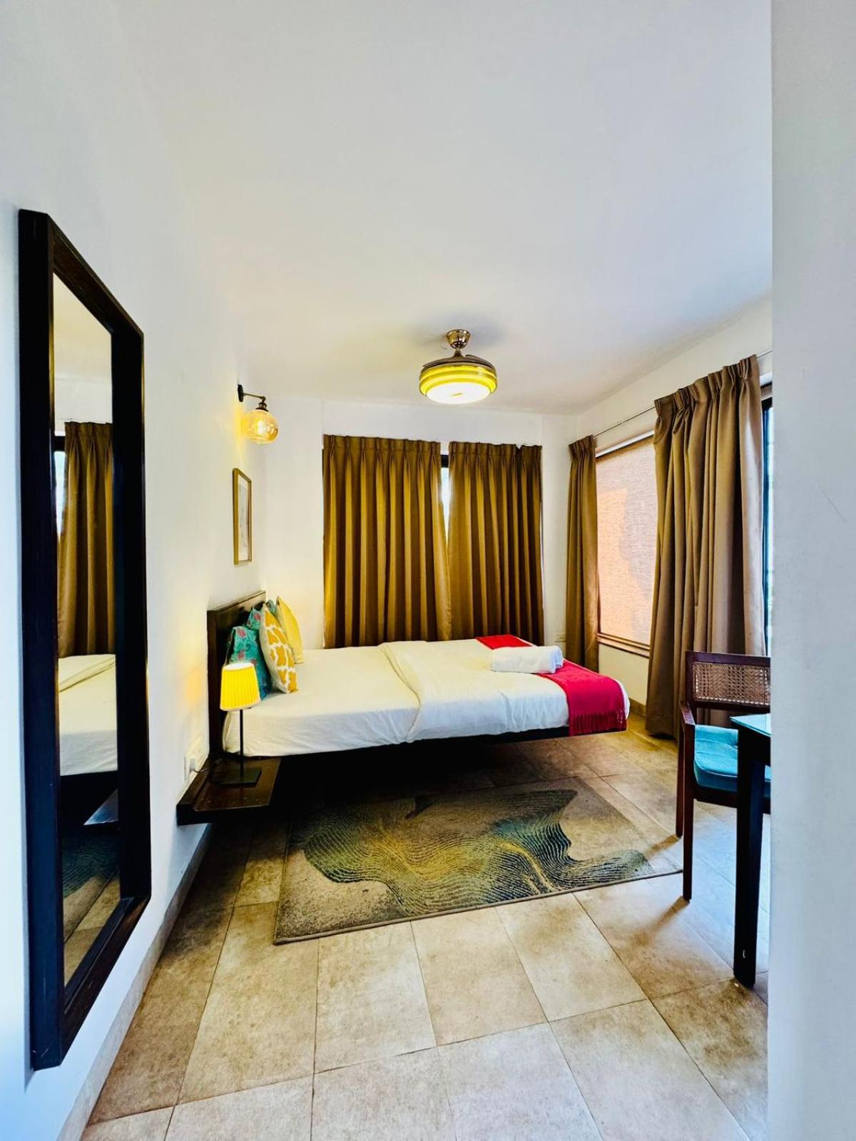 Half Hotel, Калангут Экстерьер фото