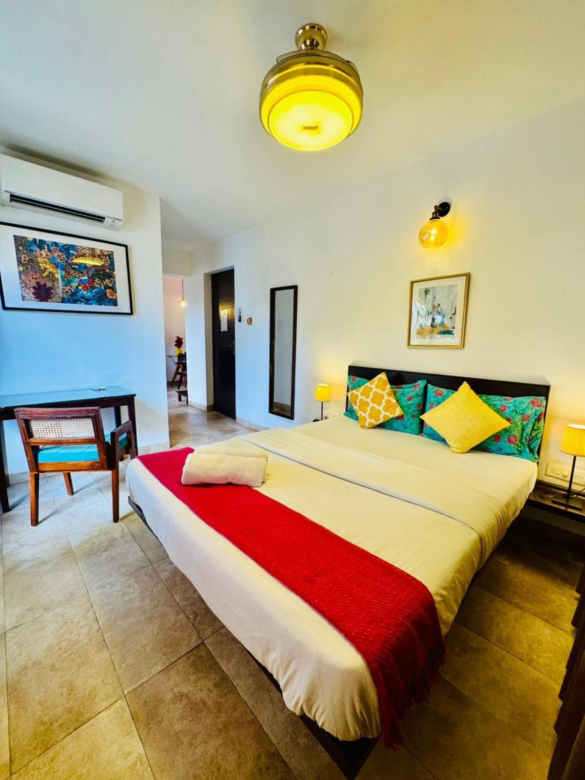 Half Hotel, Калангут Экстерьер фото