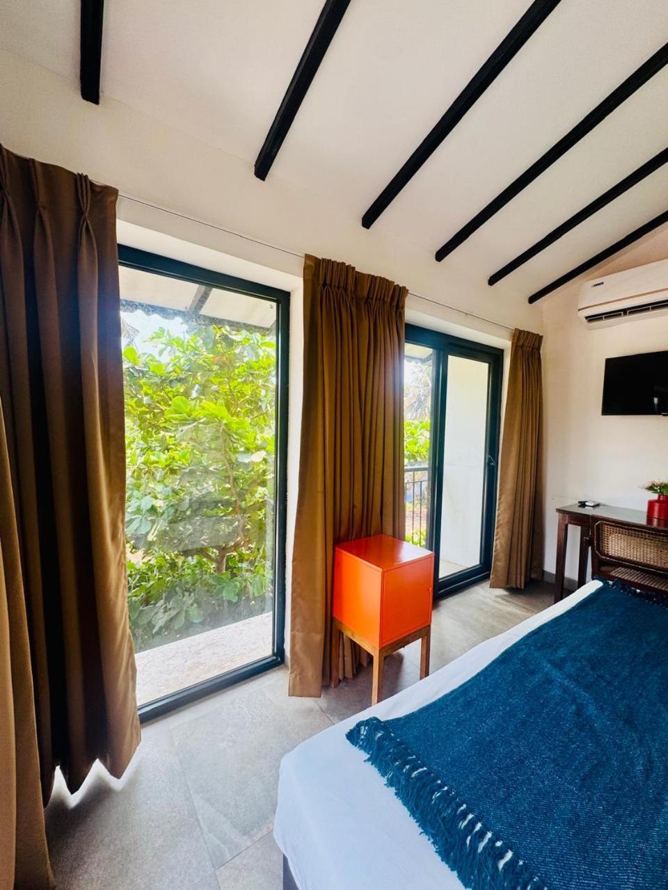 Half Hotel, Калангут Экстерьер фото